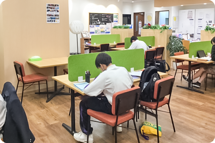 ゴールフリーLab 二条駅前 内観